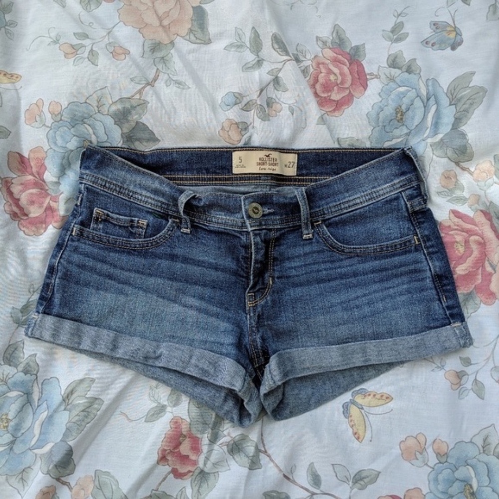 summer sale✨Hollister Low Rise Short-Short Size 5